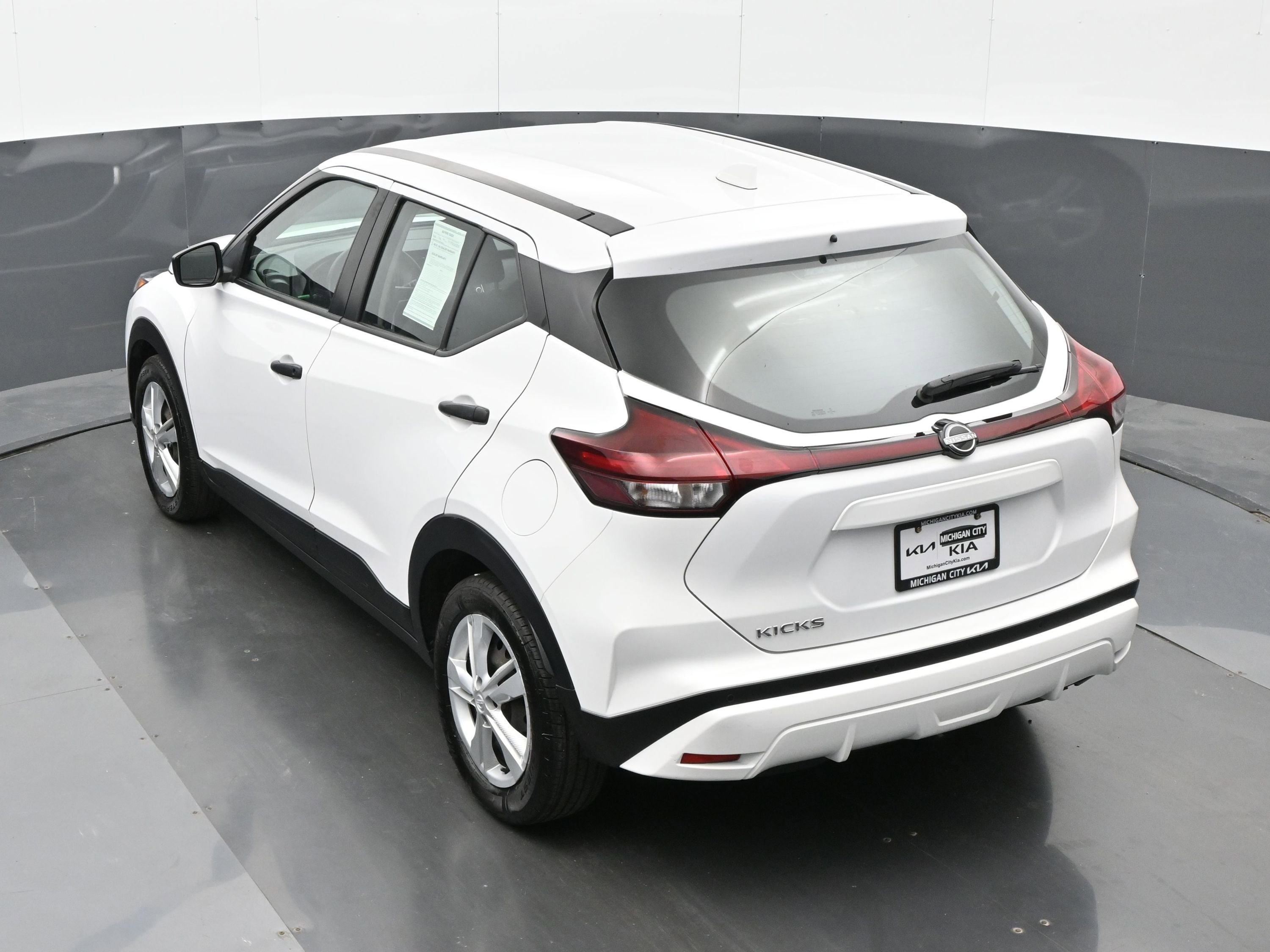 Used 2022 Nissan Kicks S FWD image 29