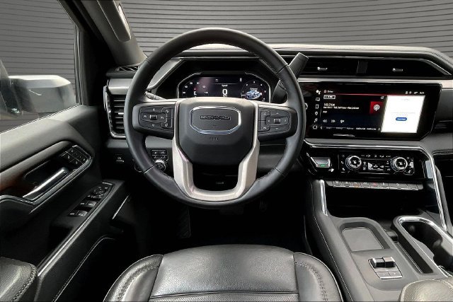 Used 2025 GMC Sierra 2500 Denali w/ Technology Package AWD/4WD image 9