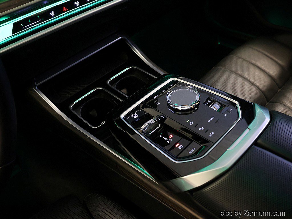 Certified 2024 BMW 760i xDrive w/ Premium Package 2 image 24