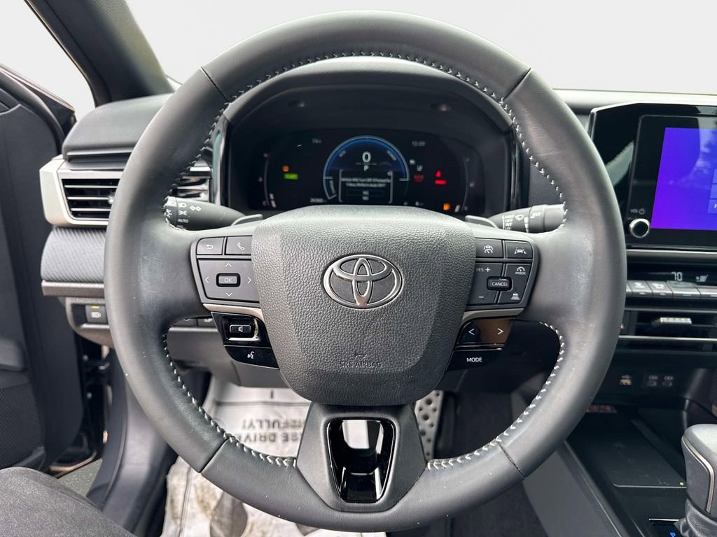 Used 2025 Toyota Camry SE w/ Convenience Package FWD image 22