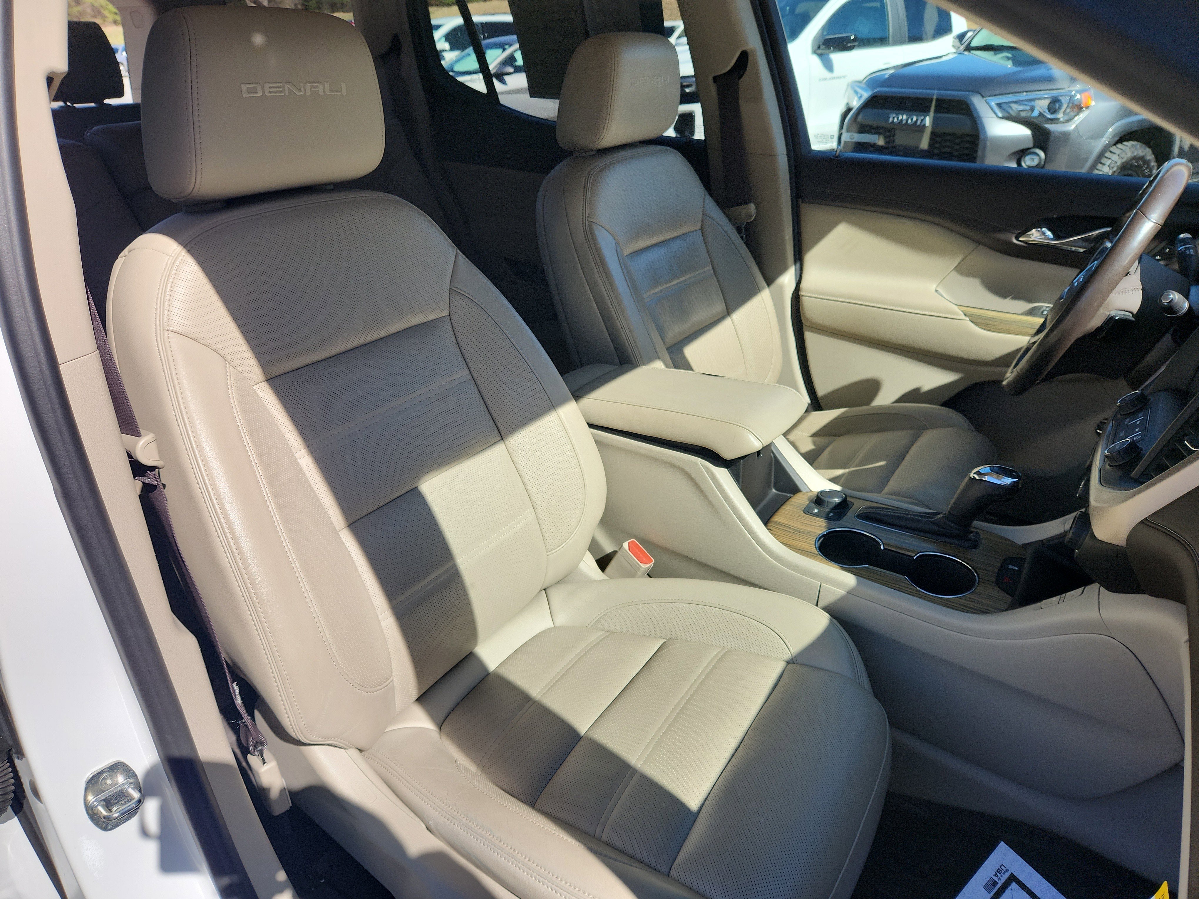 Used 2019 GMC Acadia Denali image 51