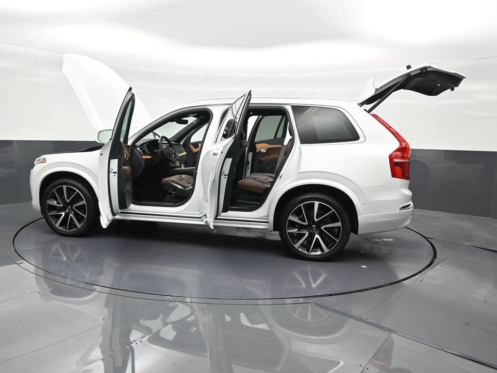 Certified 2023 Volvo XC90 B5 Plus AWD/4WD image 38