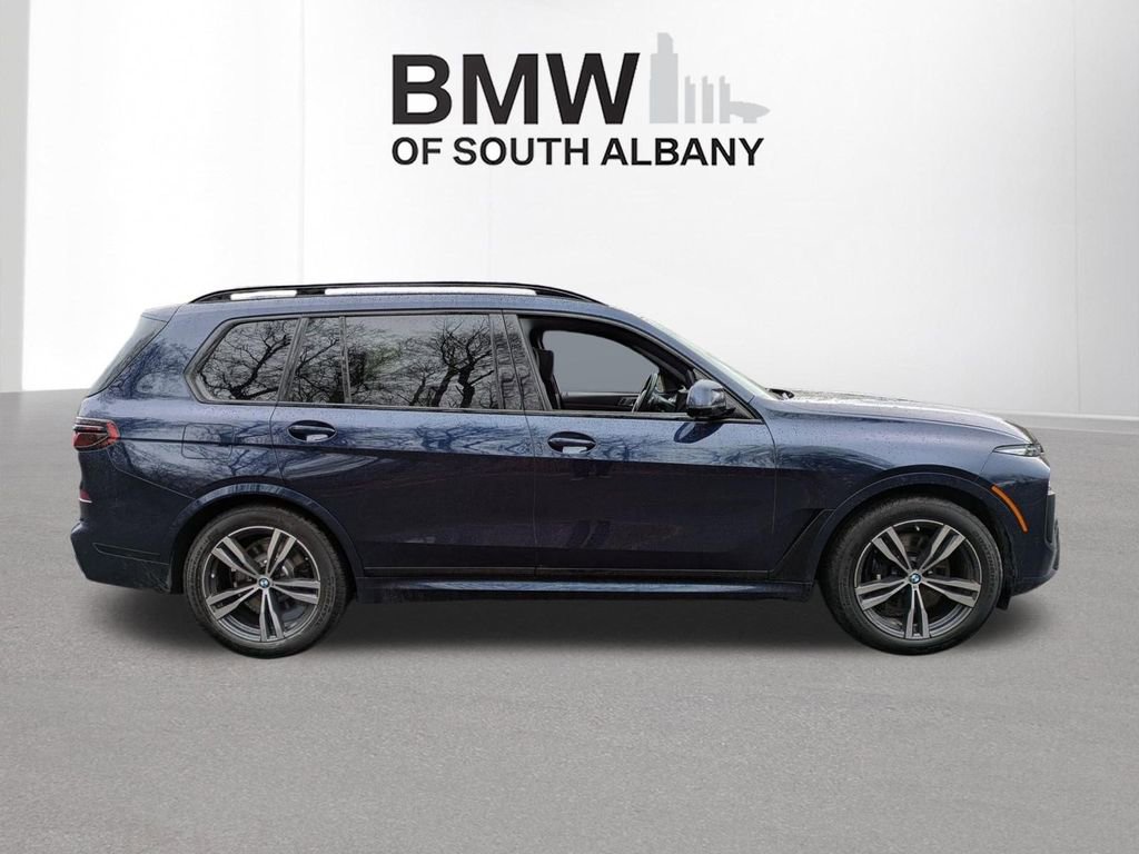 Used 2023 BMW X7 xDrive40i w/ Executive Package image 3