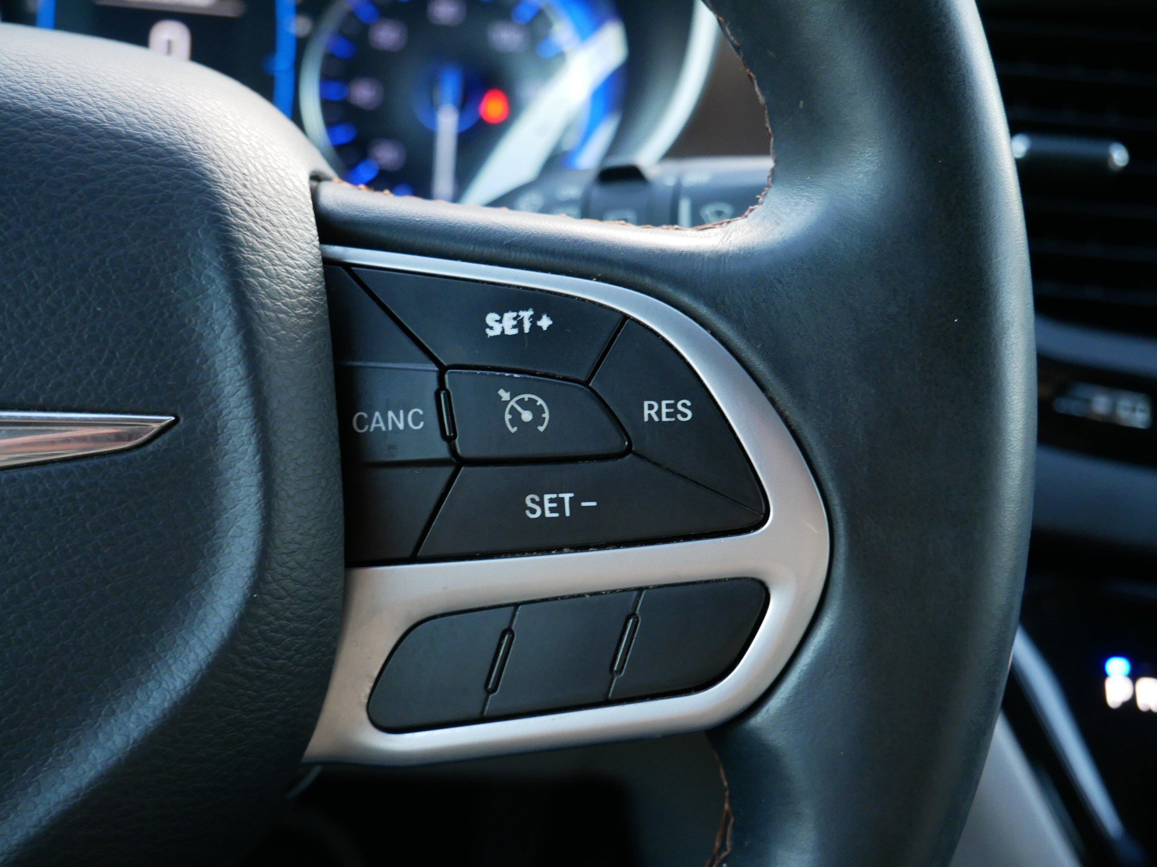 Used 2017 Chrysler Pacifica Touring-L image 30