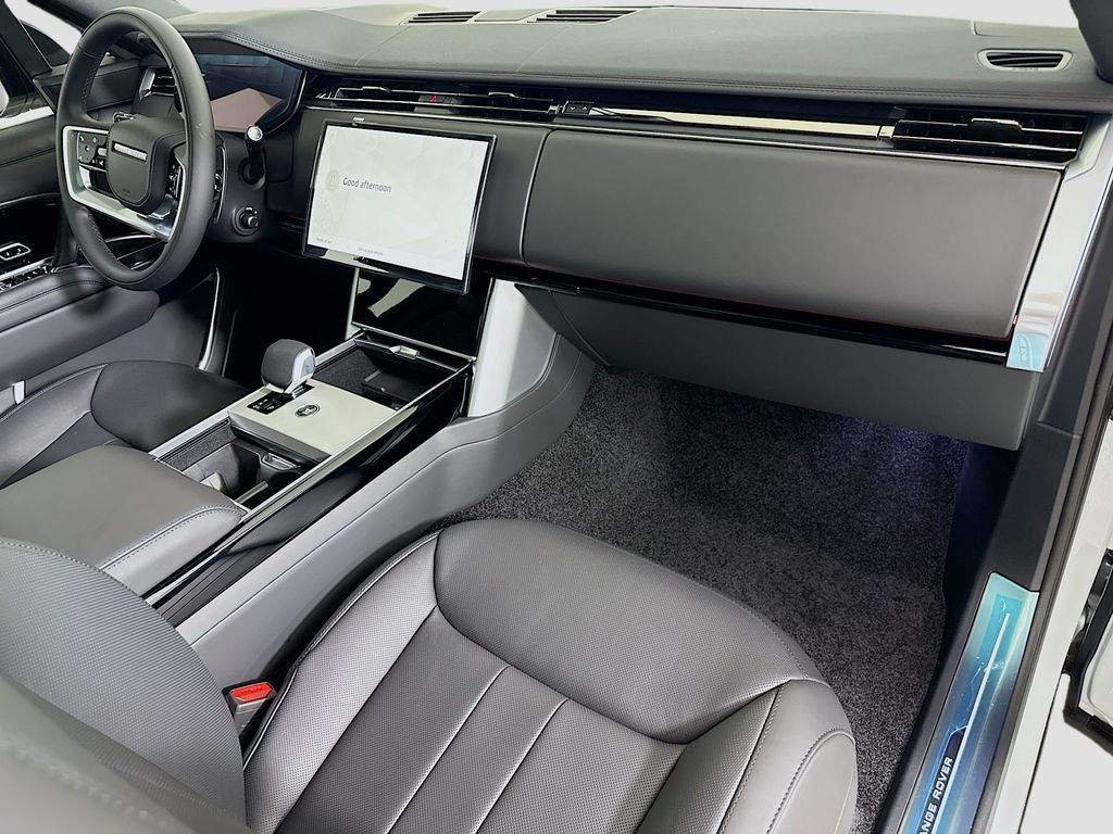 New 2026 Land Rover Range Rover Long Wheelbase SE image 16