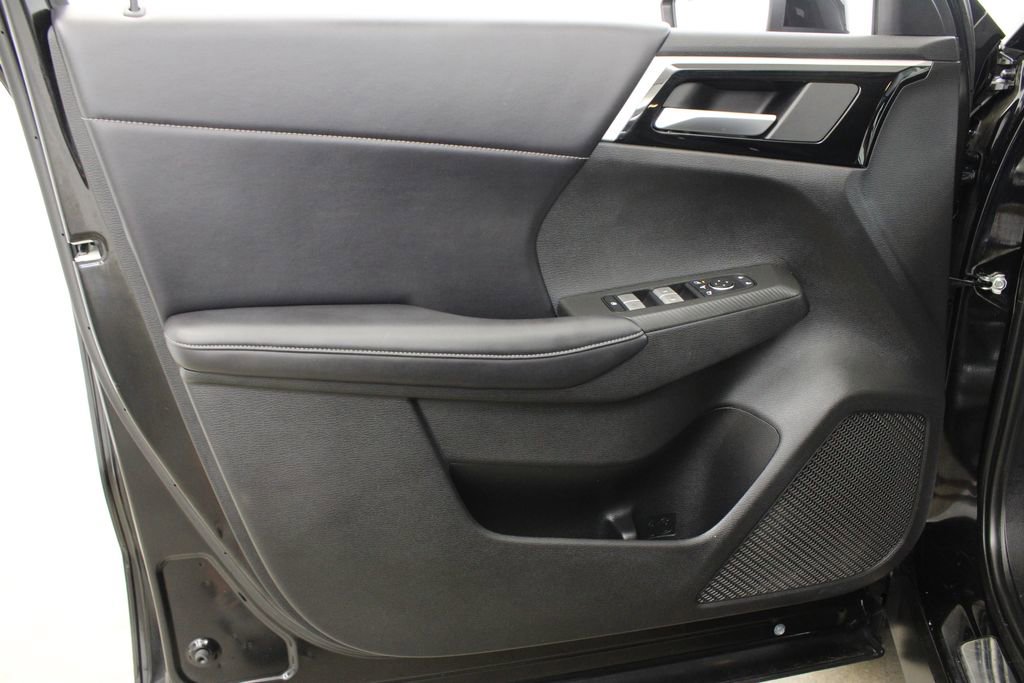 Used 2024 Mitsubishi Outlander SEL AWD/4WD image 16