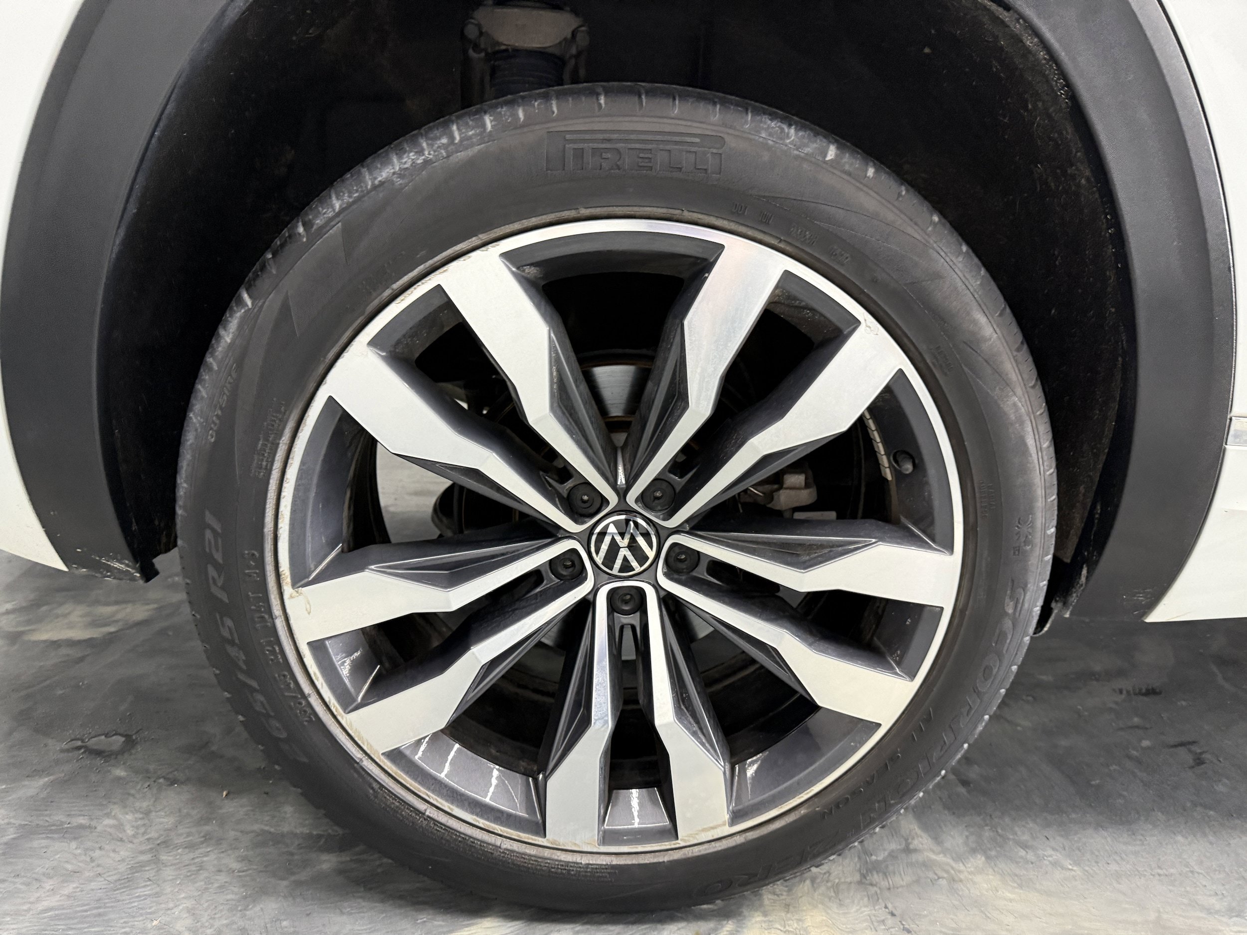 Used 2022 Volkswagen Atlas Cross Sport SEL Premium R-Line AWD/4WD image 28