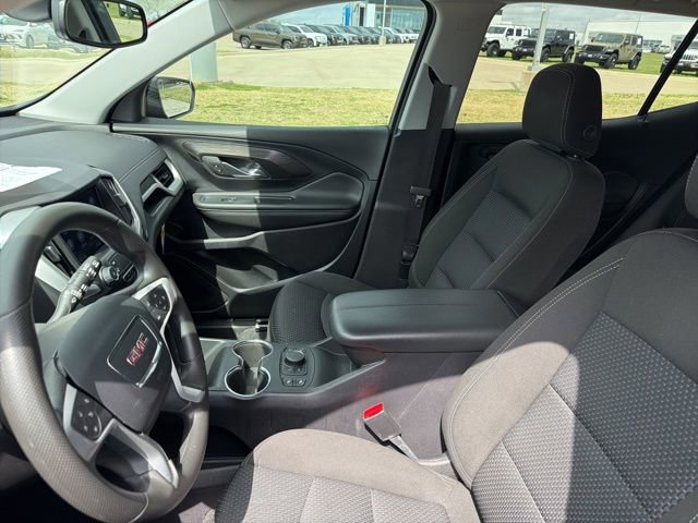 Used 2024 GMC Terrain SLE w/ Driver Convenience Package image 22