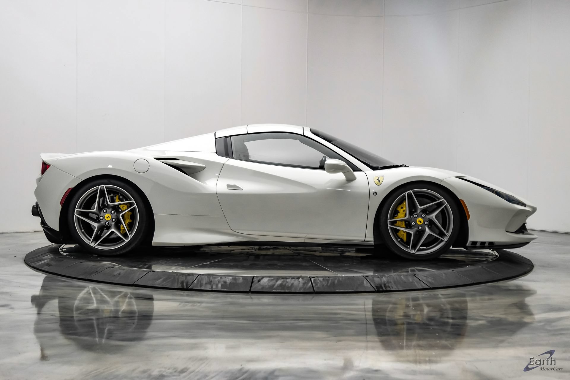 Used 2022 Ferrari F8 Tributo RWD image 28