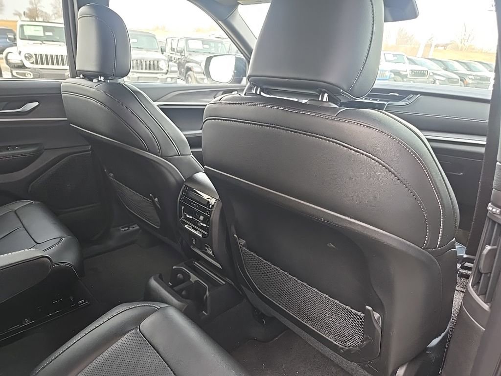 Used 2025 Jeep Grand Cherokee L Limited w/ Luxury Tech Group II image 84