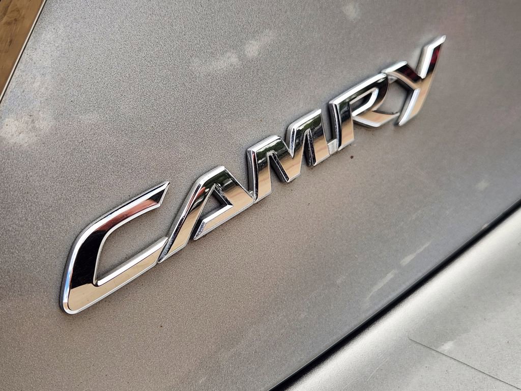 Used 2015 Toyota Camry SE FWD image 8