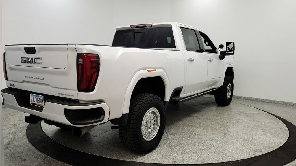 Used 2024 GMC Sierra 3500 Denali Ultimate AWD/4WD image 5