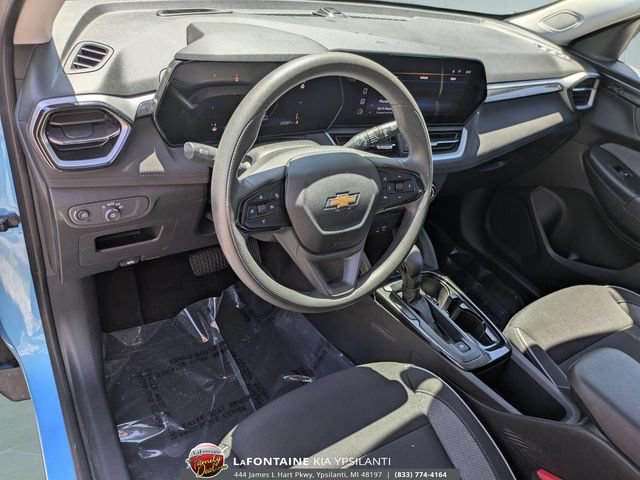 Used 2025 Chevrolet TrailBlazer LS FWD image 11