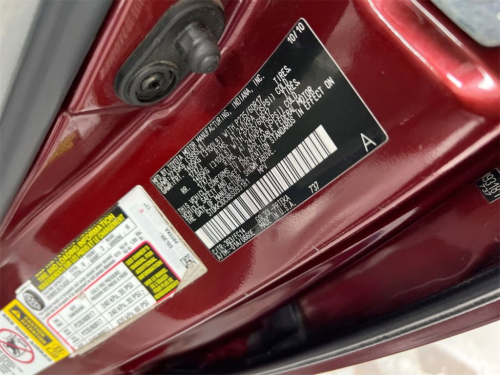 Used 2011 Toyota Sienna LE image 27