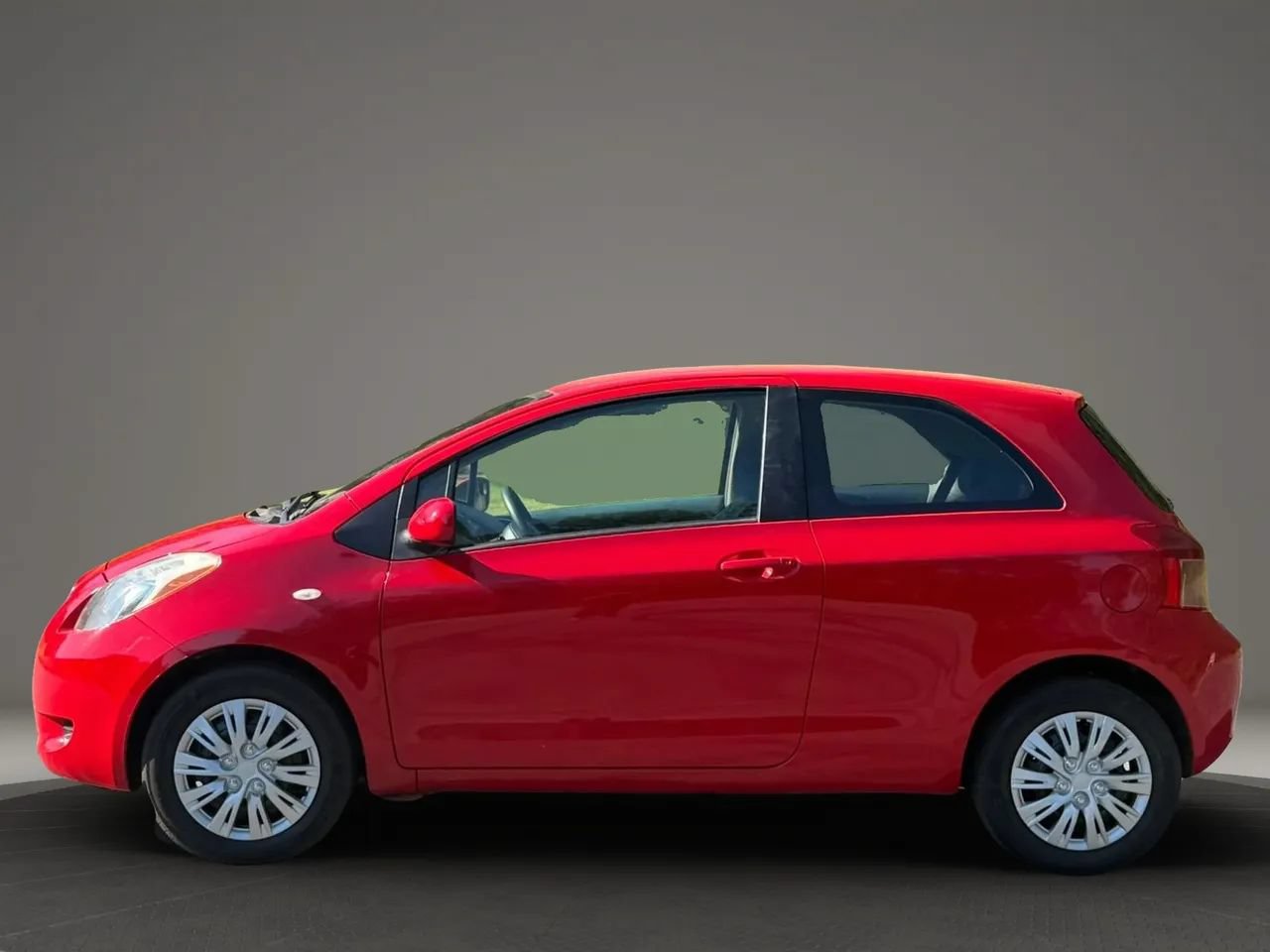 Used 2007 Toyota Yaris 2-Door Hatchback w/ Convenience Pkg FWD image 8