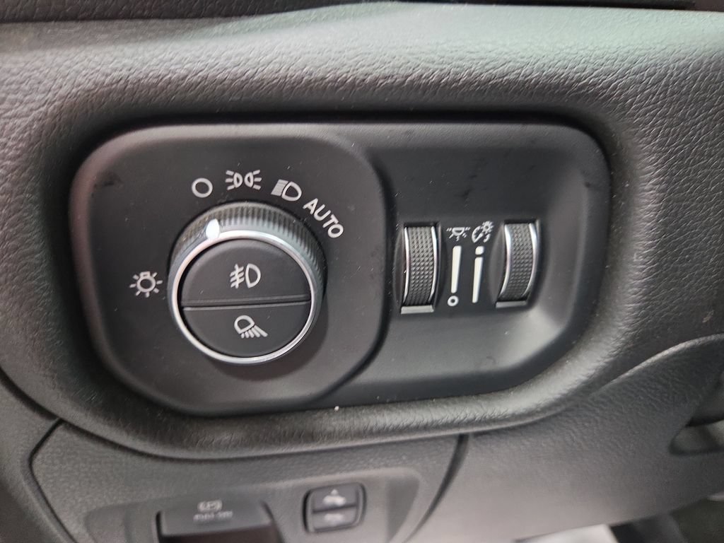 Used 2024 RAM 1500 Laramie AWD/4WD image 37