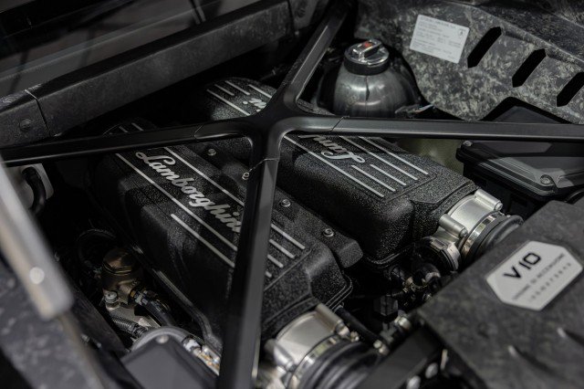 Used 2015 Lamborghini Huracan LP 610-4 image 26