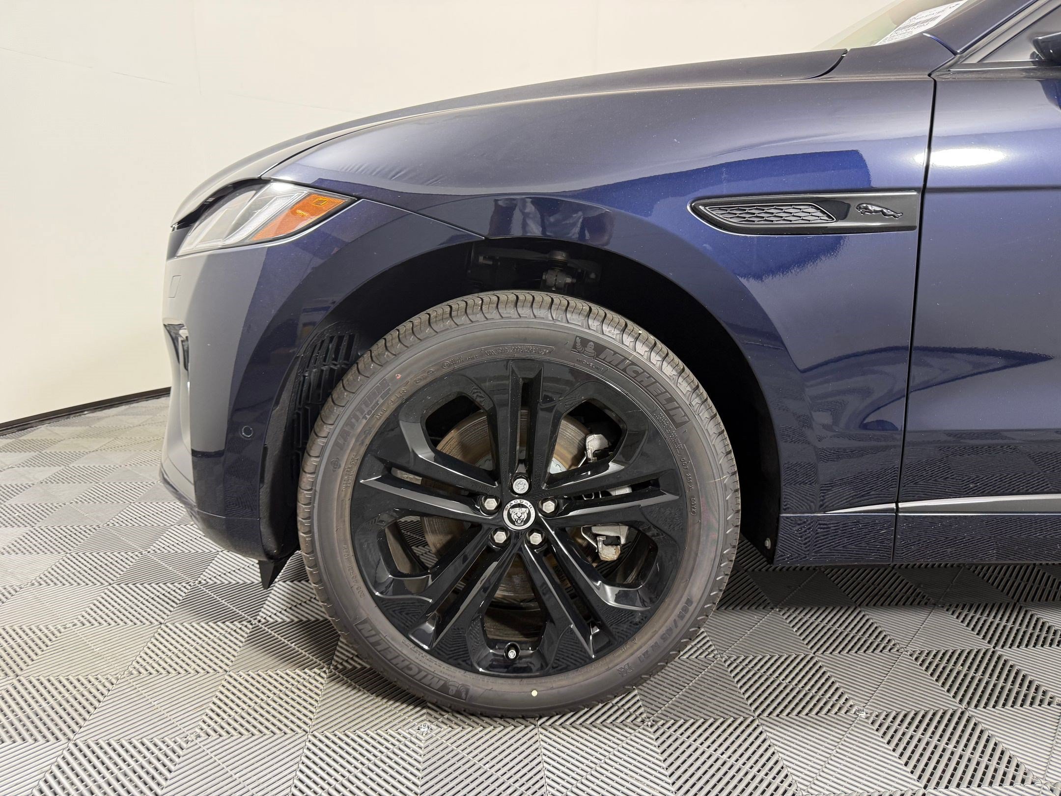 New 2026 Jaguar F-PACE R-Dynamic S AWD/4WD image 13