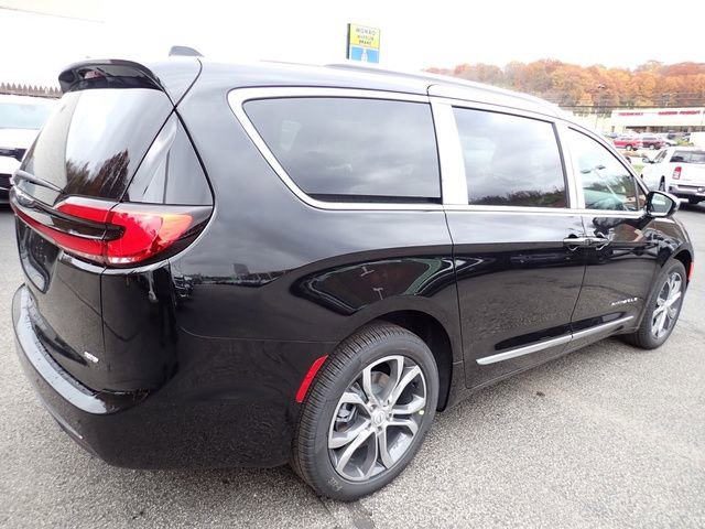 New 2026 Chrysler Pacifica Pinnacle image 7