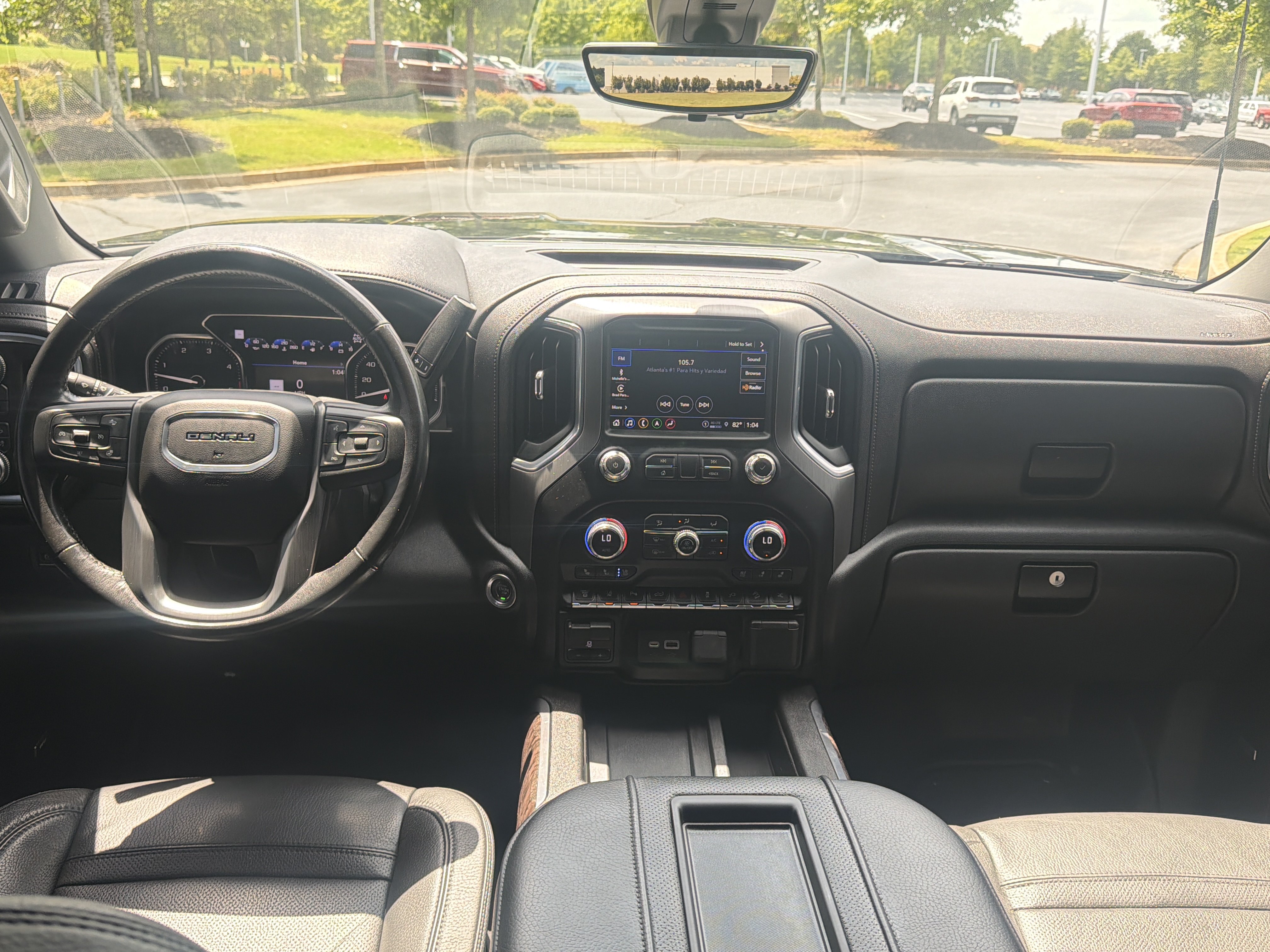 Used 2021 GMC Sierra 3500 Denali w/ Denali Black Diamond Edition AWD/4WD image 29