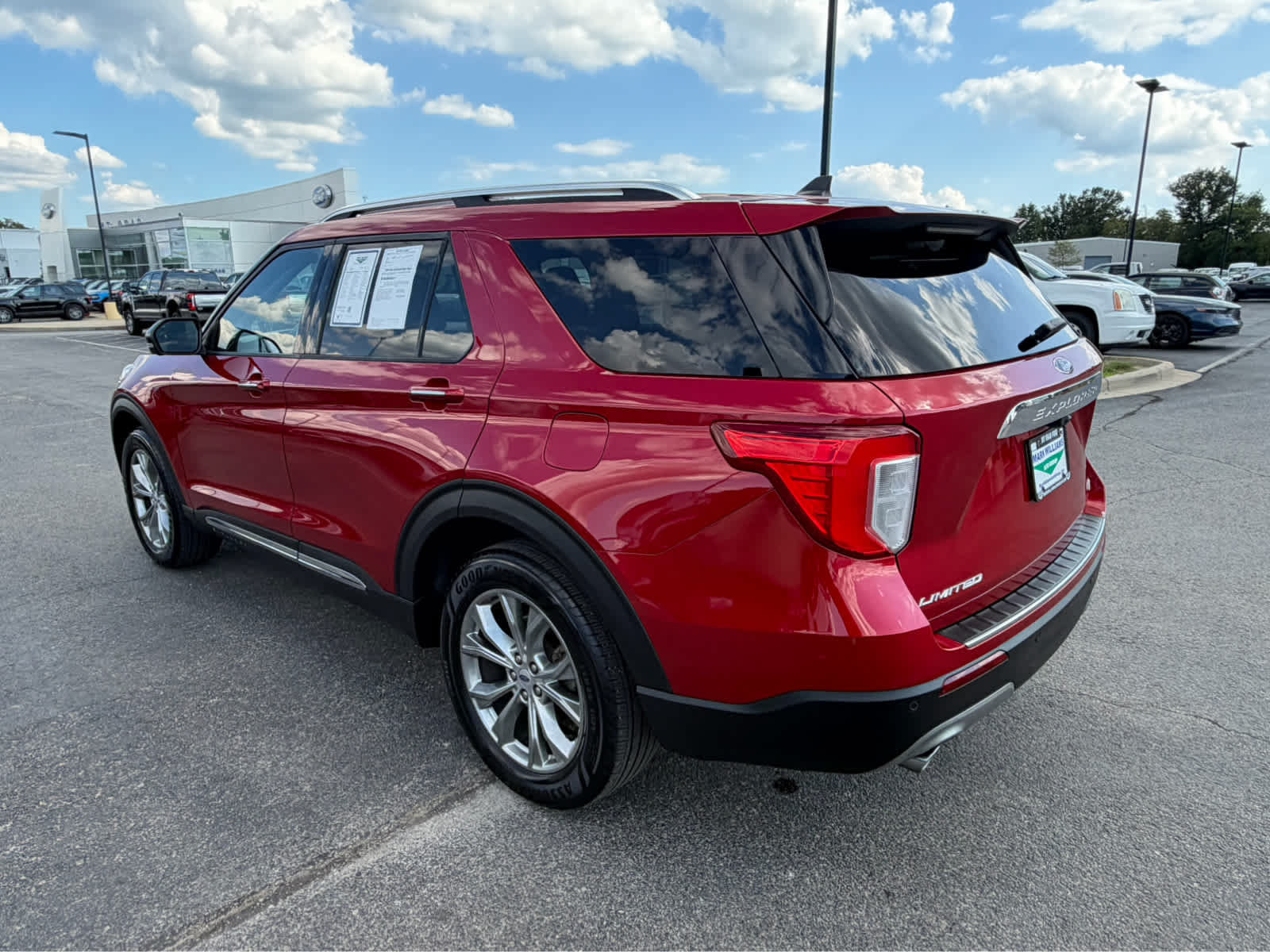 Used 2021 Ford Explorer Limited w/ Equipment Group 301A AWD/4WD image 15