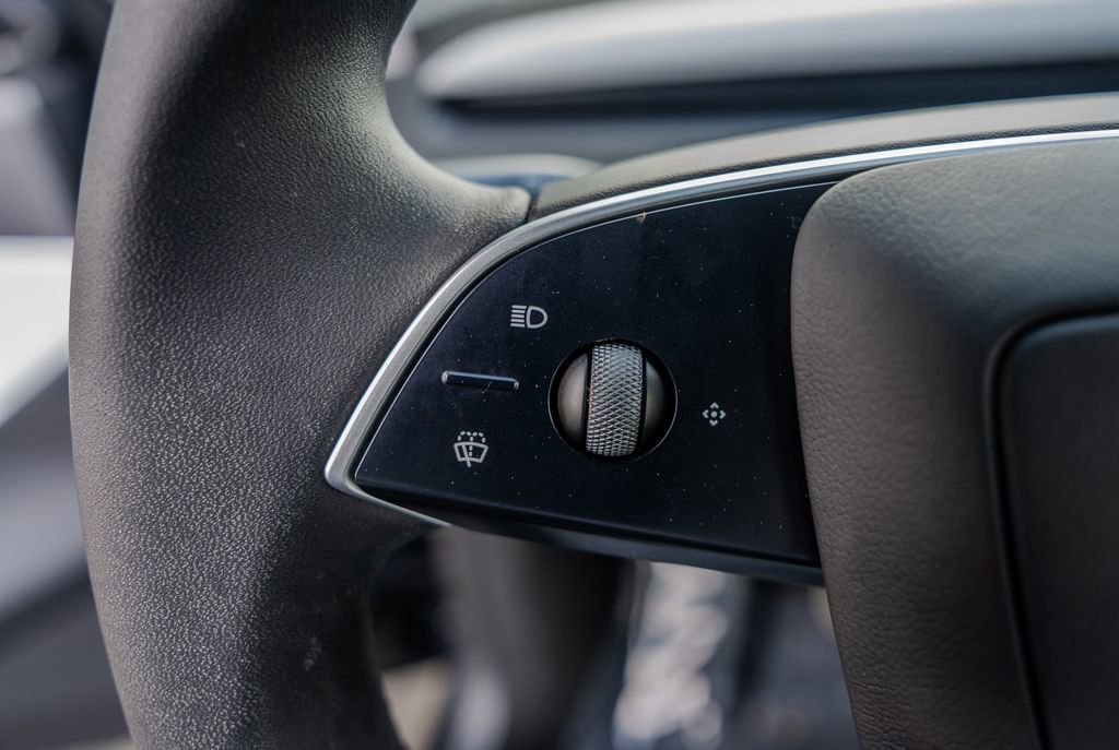 Used 2026 Tesla Model Y Long Range image 6