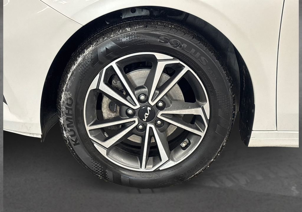 Certified 2023 Kia Forte LXS image 12