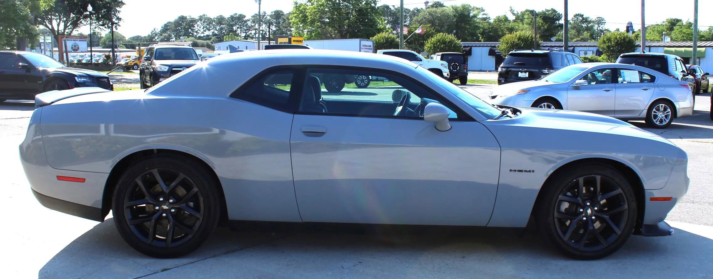 Used 2022 Dodge Challenger R/T w/ Plus Package RWD image 6