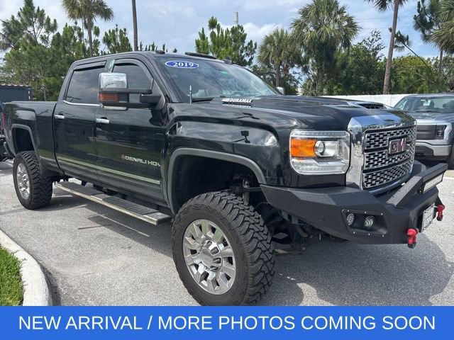 Used 2019 GMC Sierra 2500 Denali w/ Duramax Plus Package AWD/4WD video 1