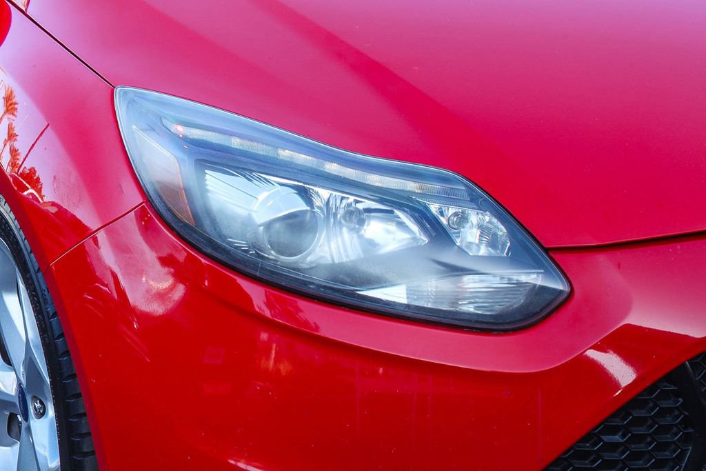 Used 2013 Ford Focus ST FWD image 4