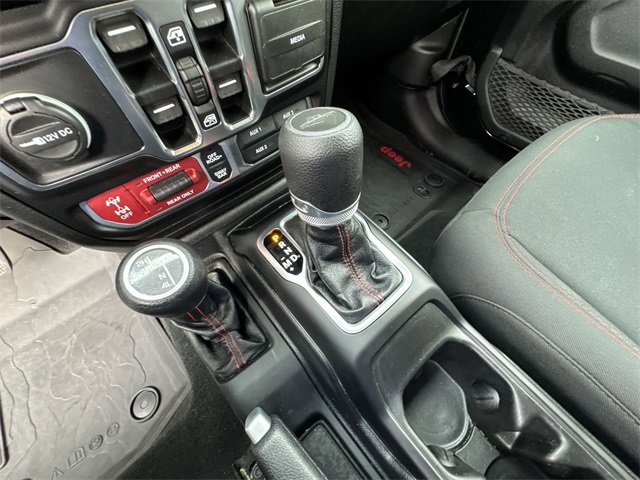 Used 2020 Jeep Gladiator Rubicon w/ Cold Weather Group image 16