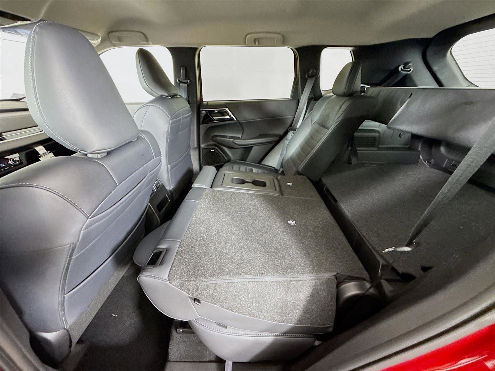 New 2026 Mitsubishi Outlander SE image 18