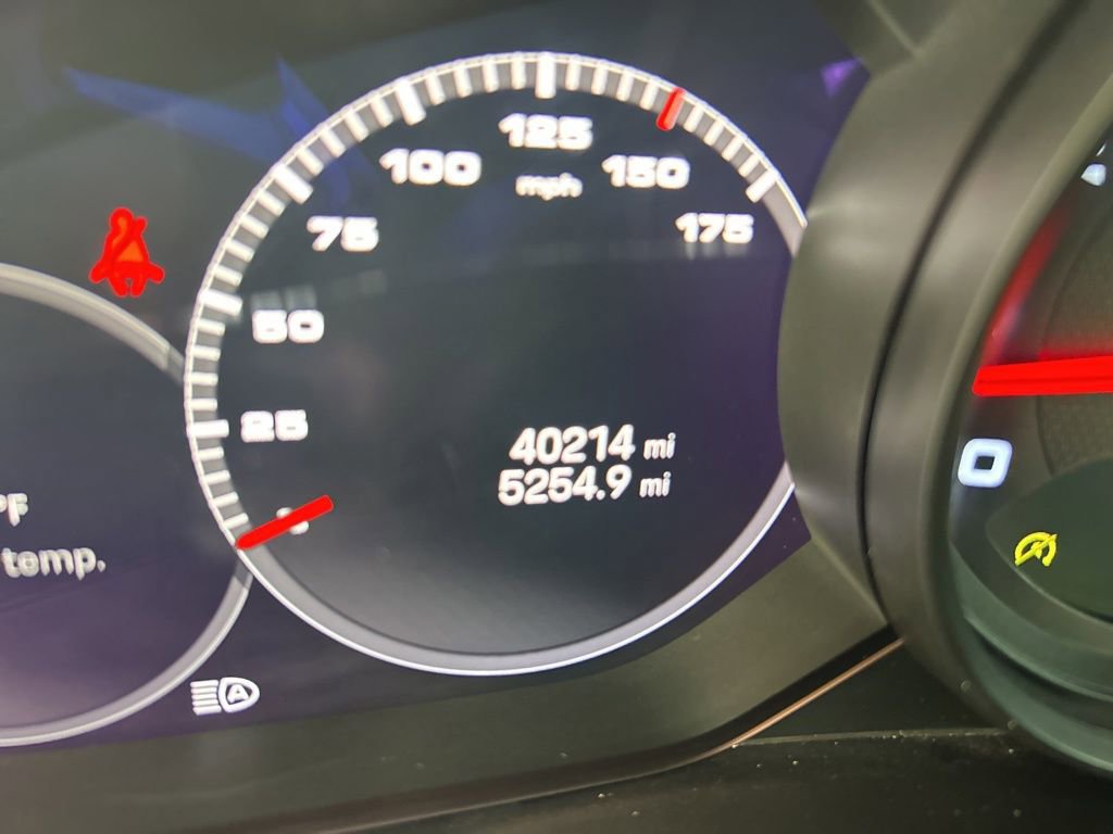 Used 2022 Porsche Cayenne w/ Premium Package Plus image 50