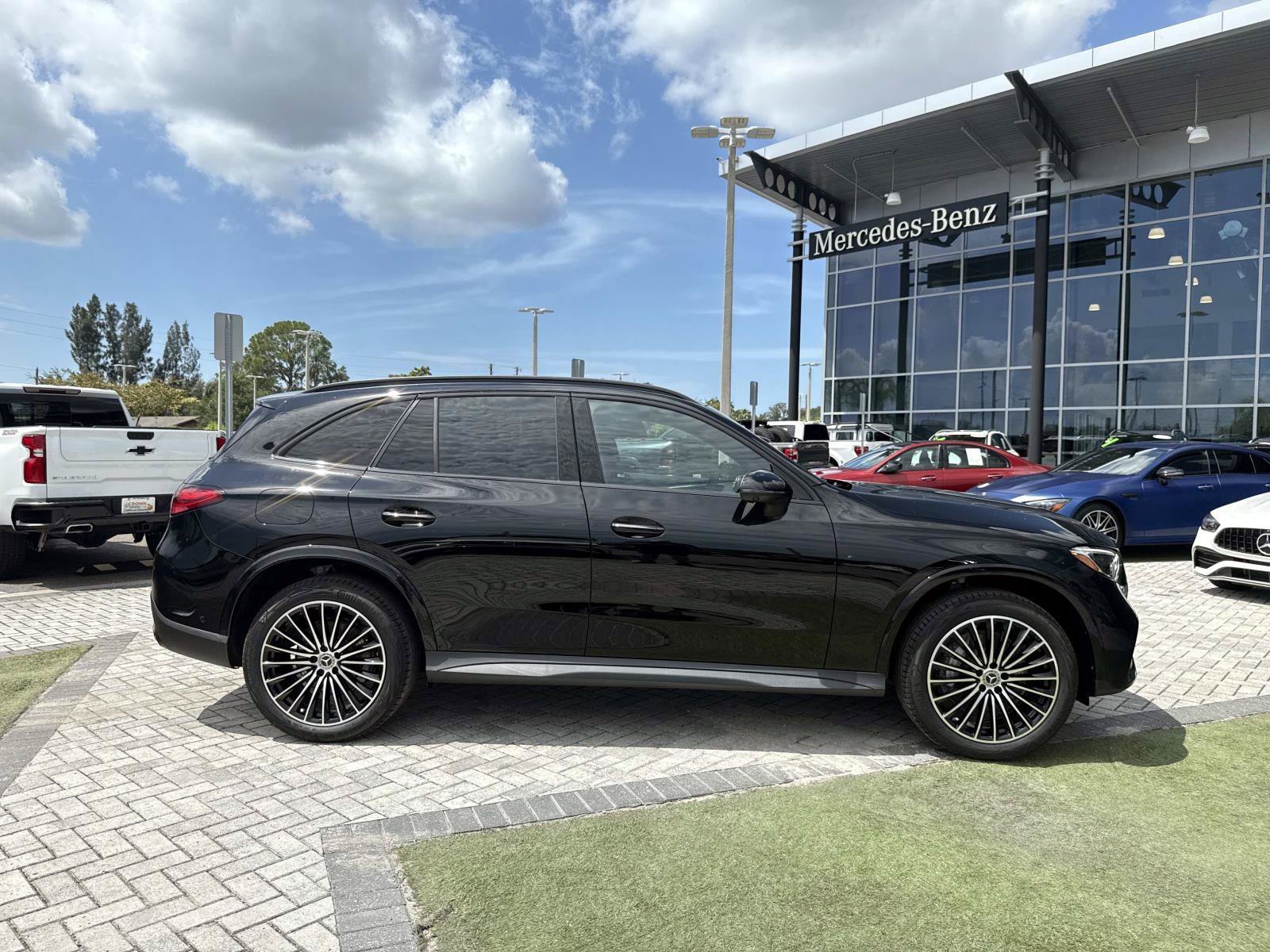 New 2027 Mercedes-Benz GLC 300 image 6