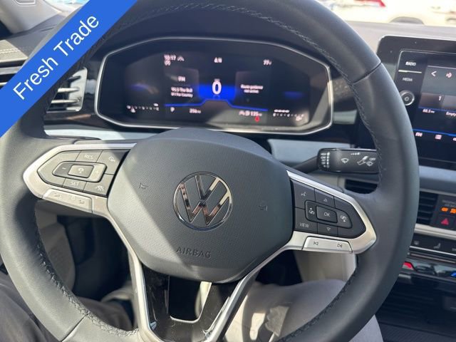 Used 2026 Volkswagen Jetta SE FWD image 4