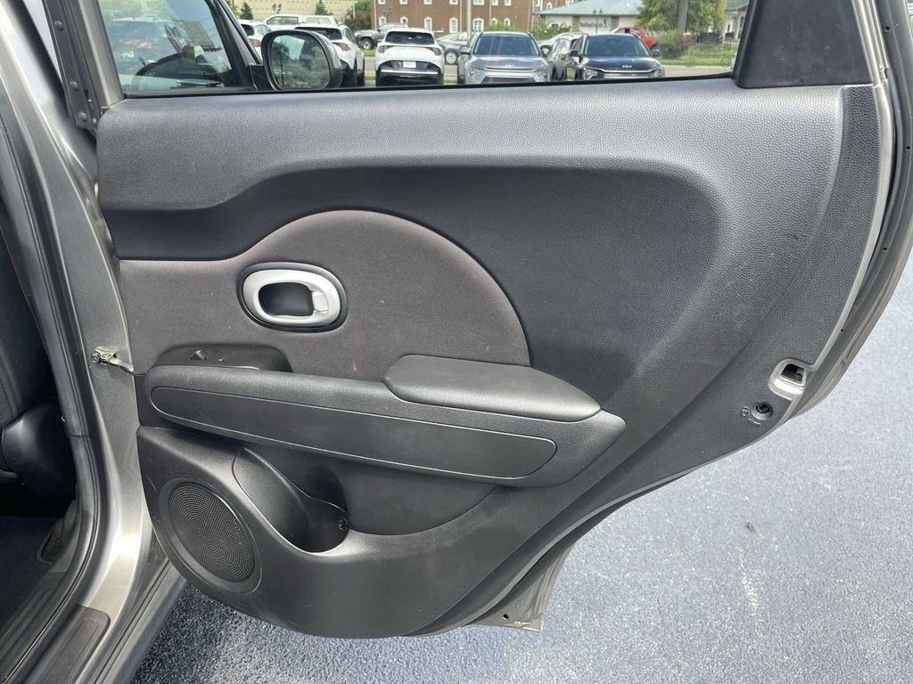 Used 2016 Kia Soul + FWD image 21