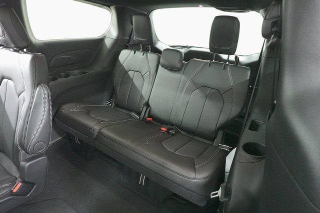 New 2026 Chrysler Pacifica Select image 27