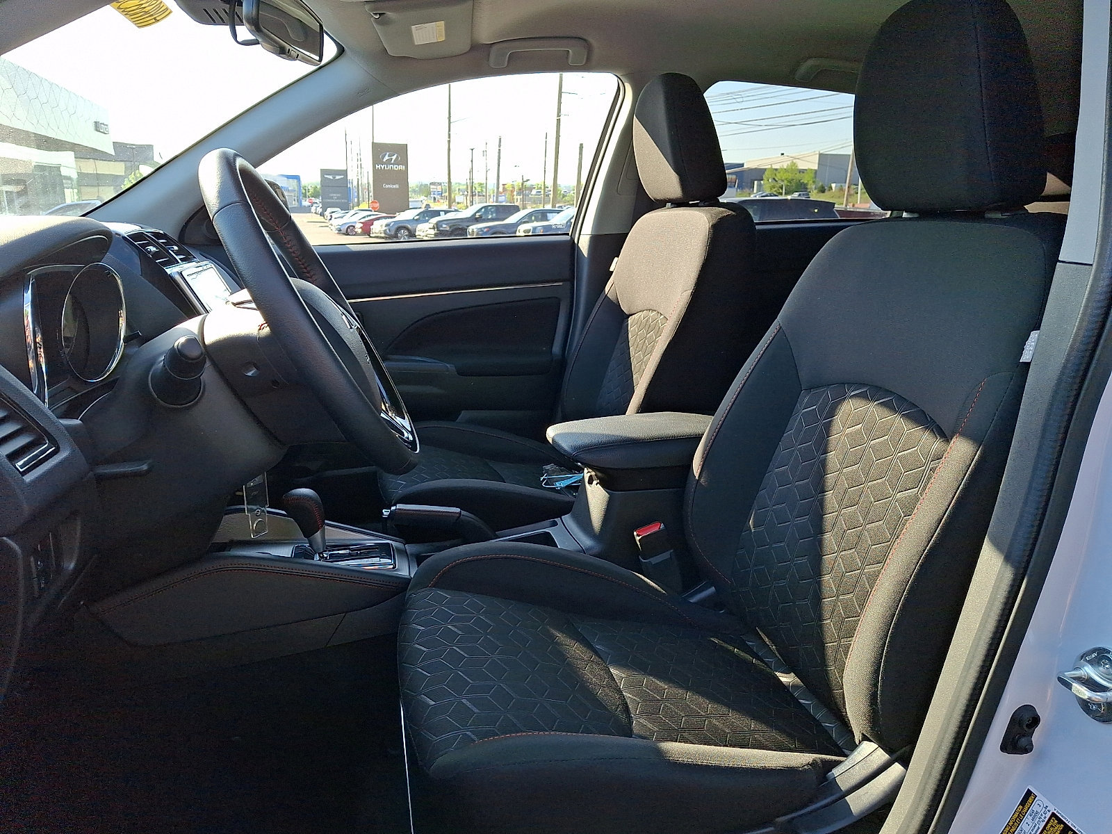 Used 2025 Mitsubishi Outlander Sport LE AWD/4WD image 13
