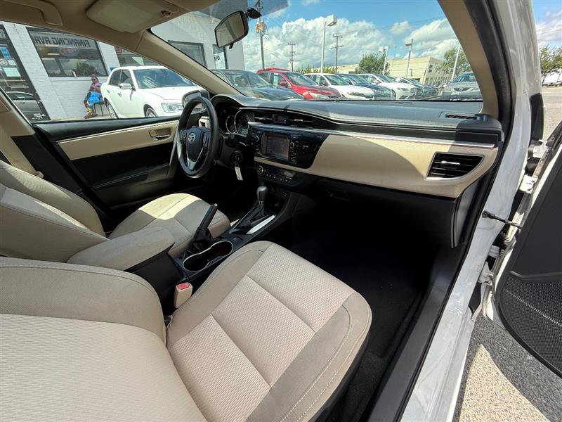 Used 2014 Toyota Corolla LE FWD image 27