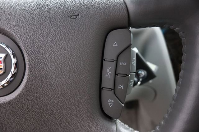 Used 2010 Cadillac DTS Luxury FWD image 24