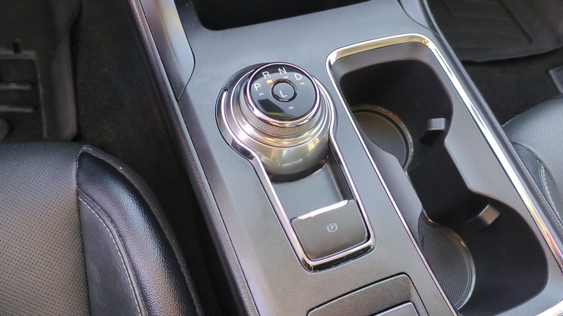 Used 2020 Ford Fusion Titanium image 27