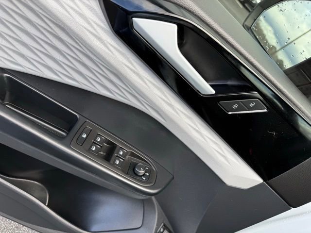 Used 2024 Volkswagen Taos S image 11