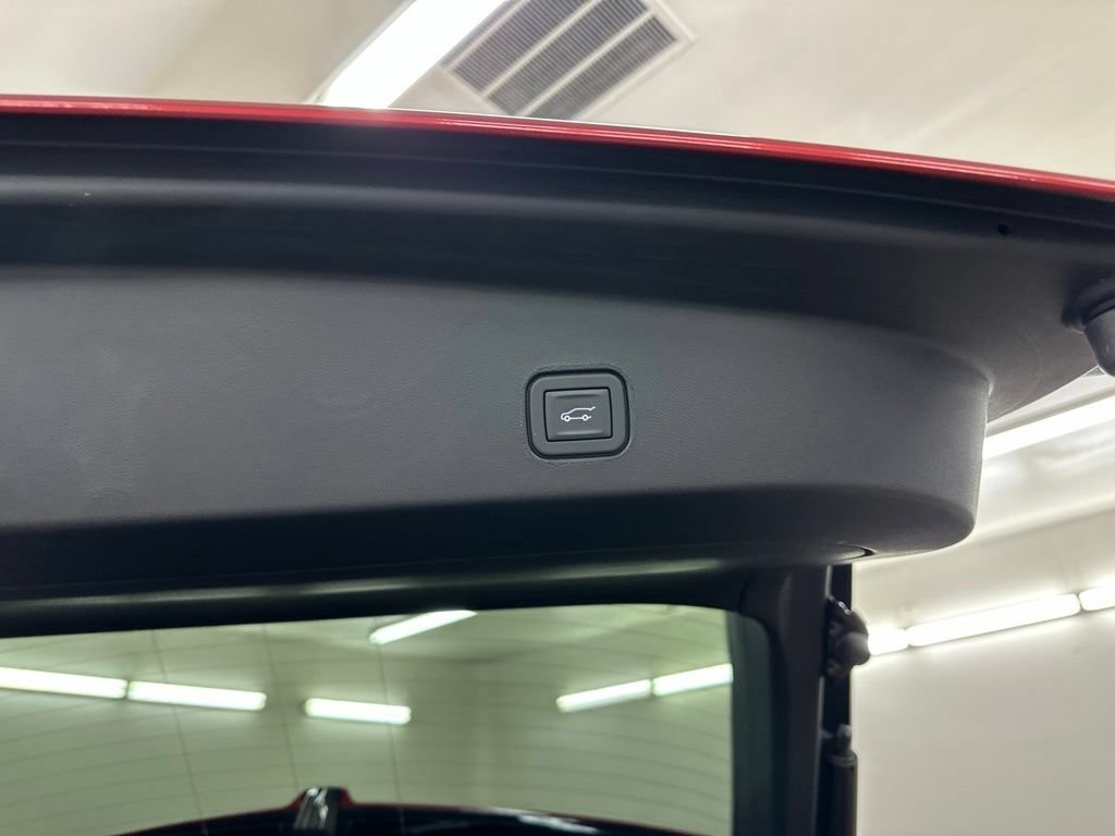 Certified 2025 Cadillac Lyriq Luxury w/ LPO, Floor Liner Package AWD/4WD image 27