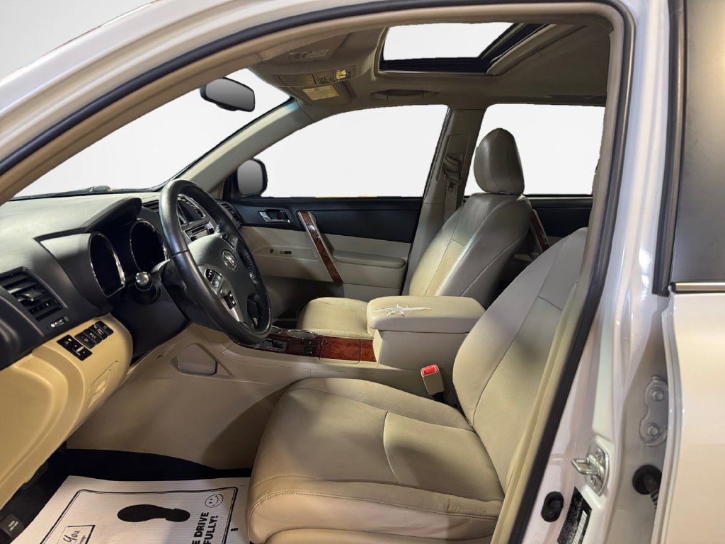 Used 2013 Toyota Highlander Limited AWD/4WD image 12