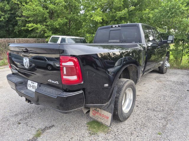 Used 2024 RAM 3500 Laramie AWD/4WD image 2
