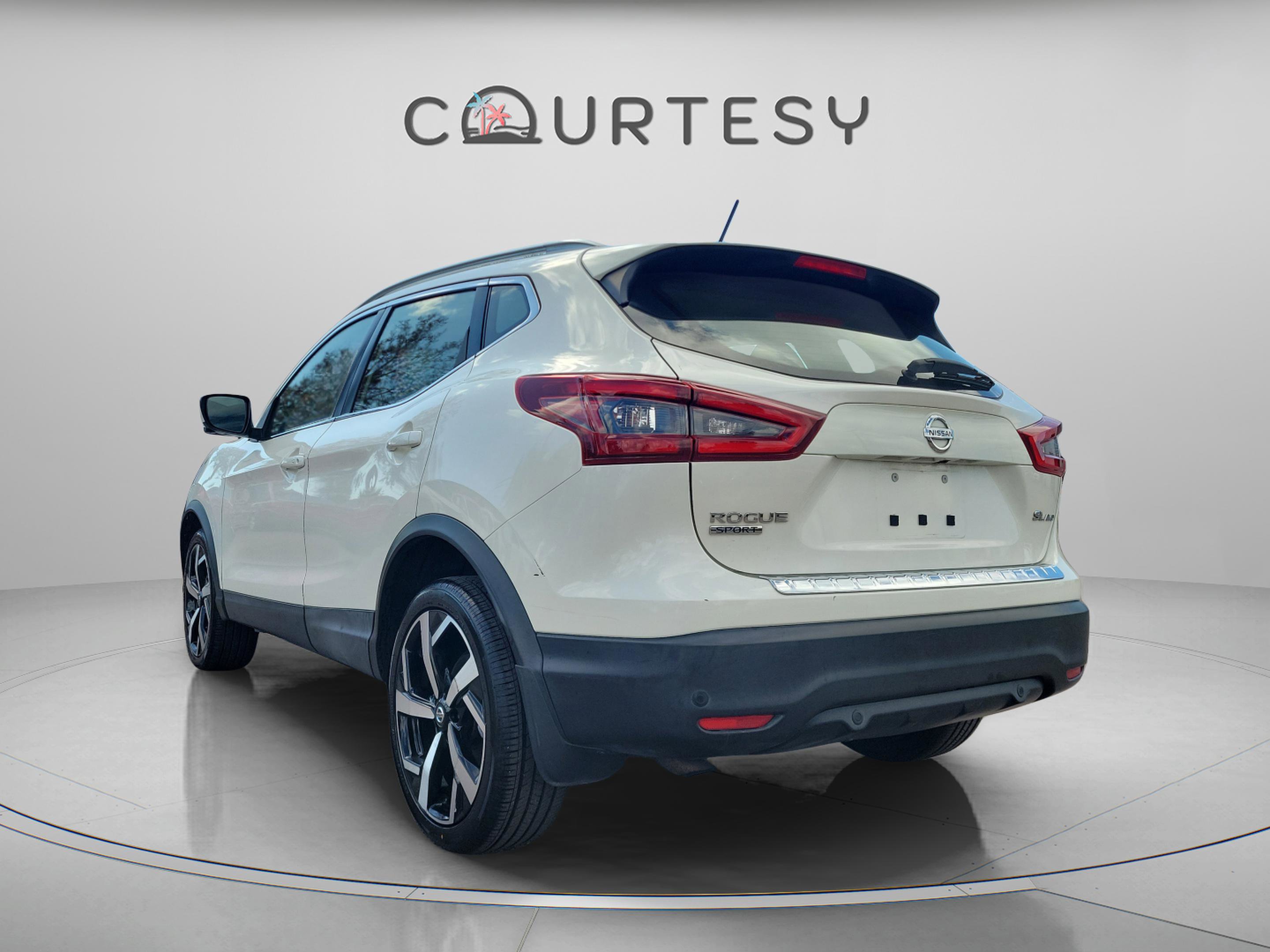 Used 2020 Nissan Rogue Sport SL w/ Premium Package image 5