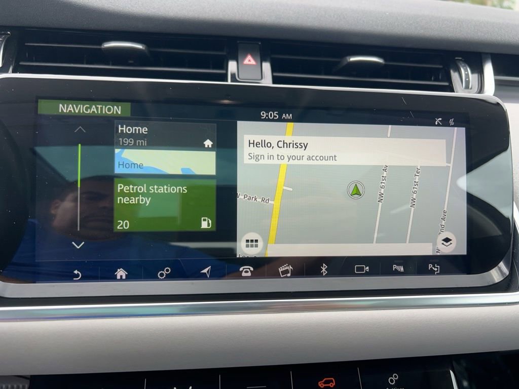 Used 2020 Land Rover Range Rover Evoque SE image 13