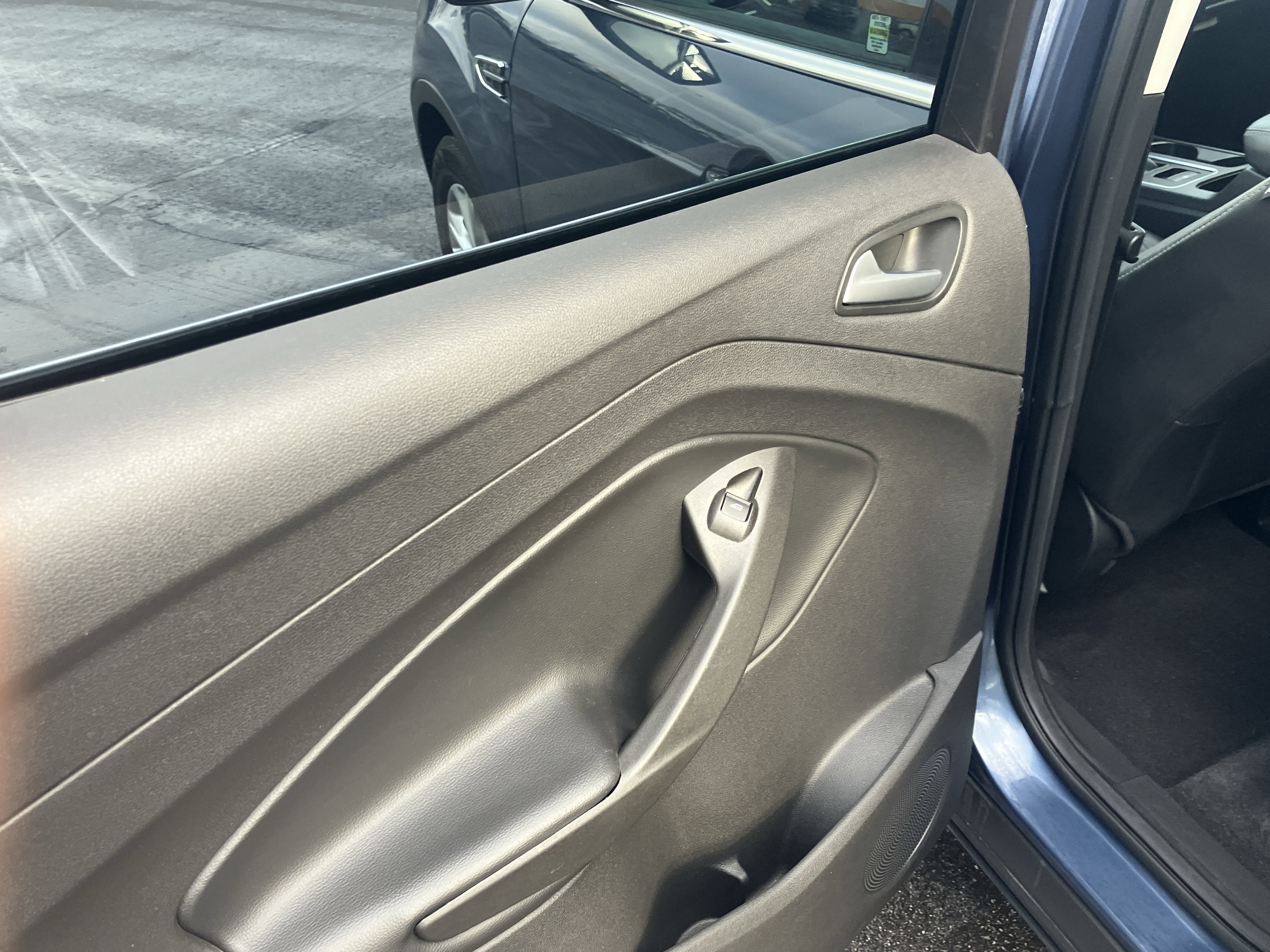 Used 2018 Ford Escape SEL image 15