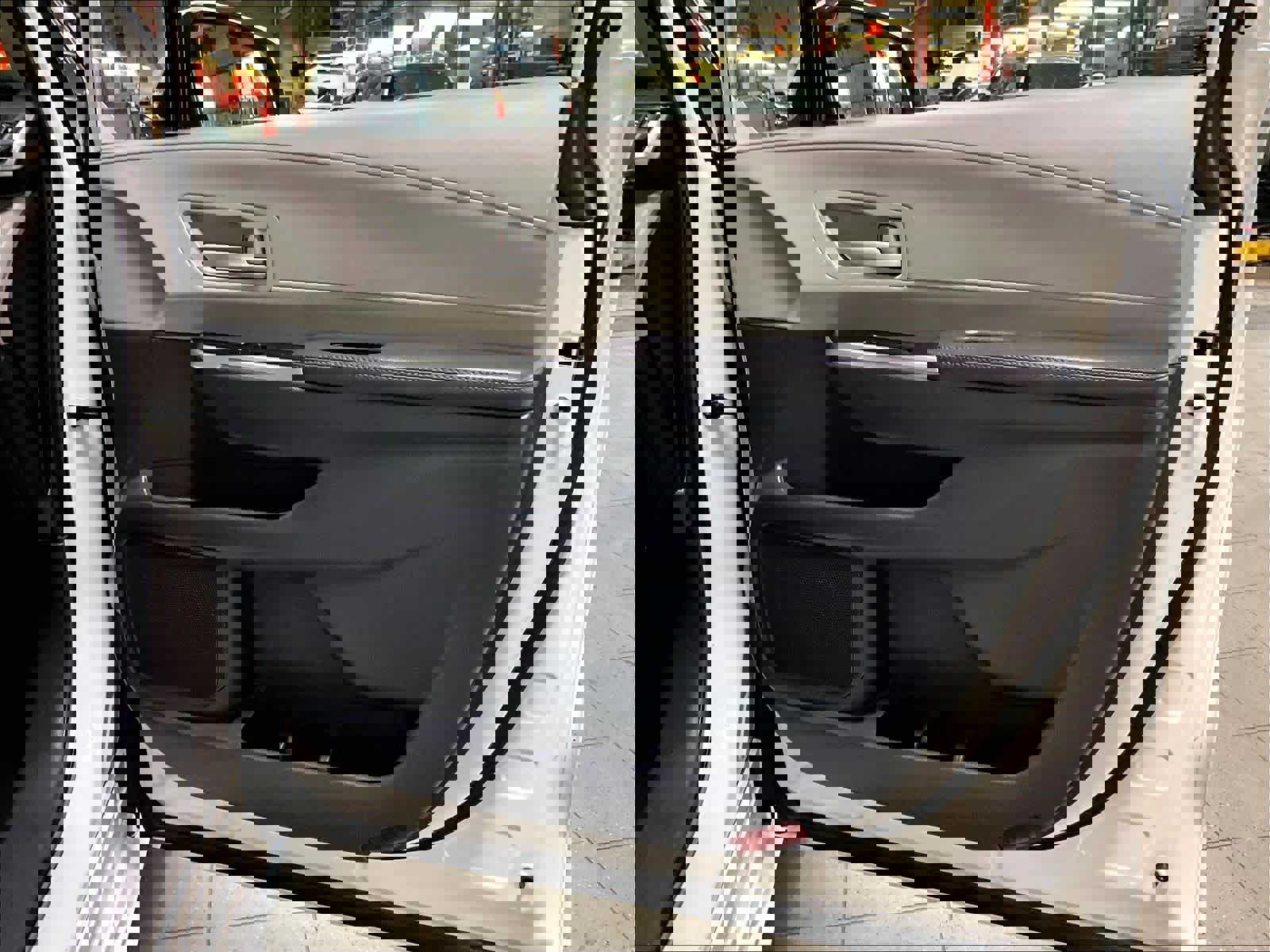 Used 2024 Toyota Sienna LE image 12