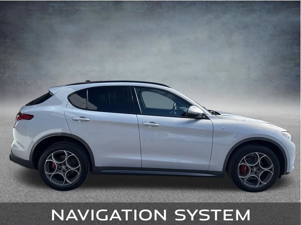 Used 2022 Alfa Romeo Stelvio Ti image 7